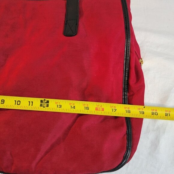 Elizabeth Arden Three Compartment Travel Bag - Picture 8 of 10